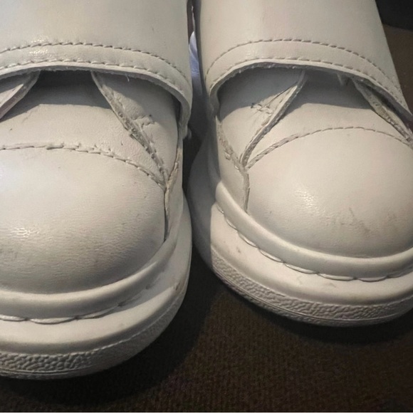 Alexander McQueen sneakers - Picture 2 of 4